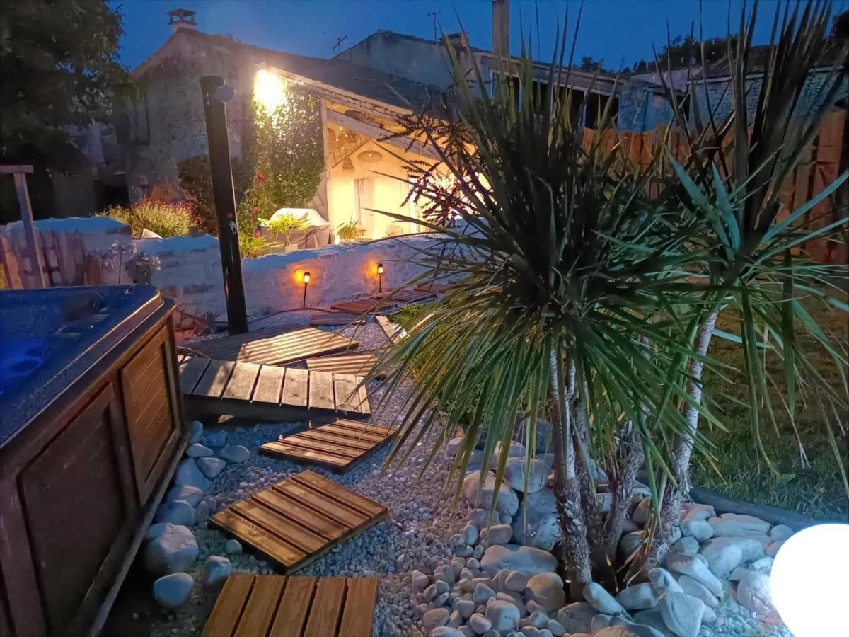 Gite 3 Etoiles Avec Spa, 2 Chambres Le Logis De Pearl Salles-sur-Mer エクステリア 写真