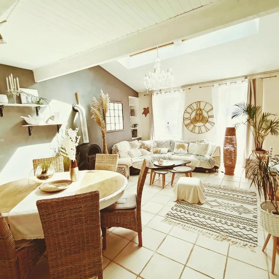 Gite 3 Etoiles Avec Spa, 2 Chambres Le Logis De Pearl Salles-sur-Mer エクステリア 写真