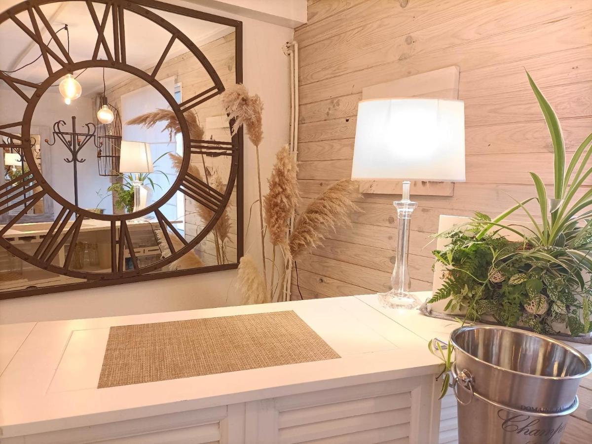 Gite 3 Etoiles Avec Spa, 2 Chambres Le Logis De Pearl Salles-sur-Mer エクステリア 写真