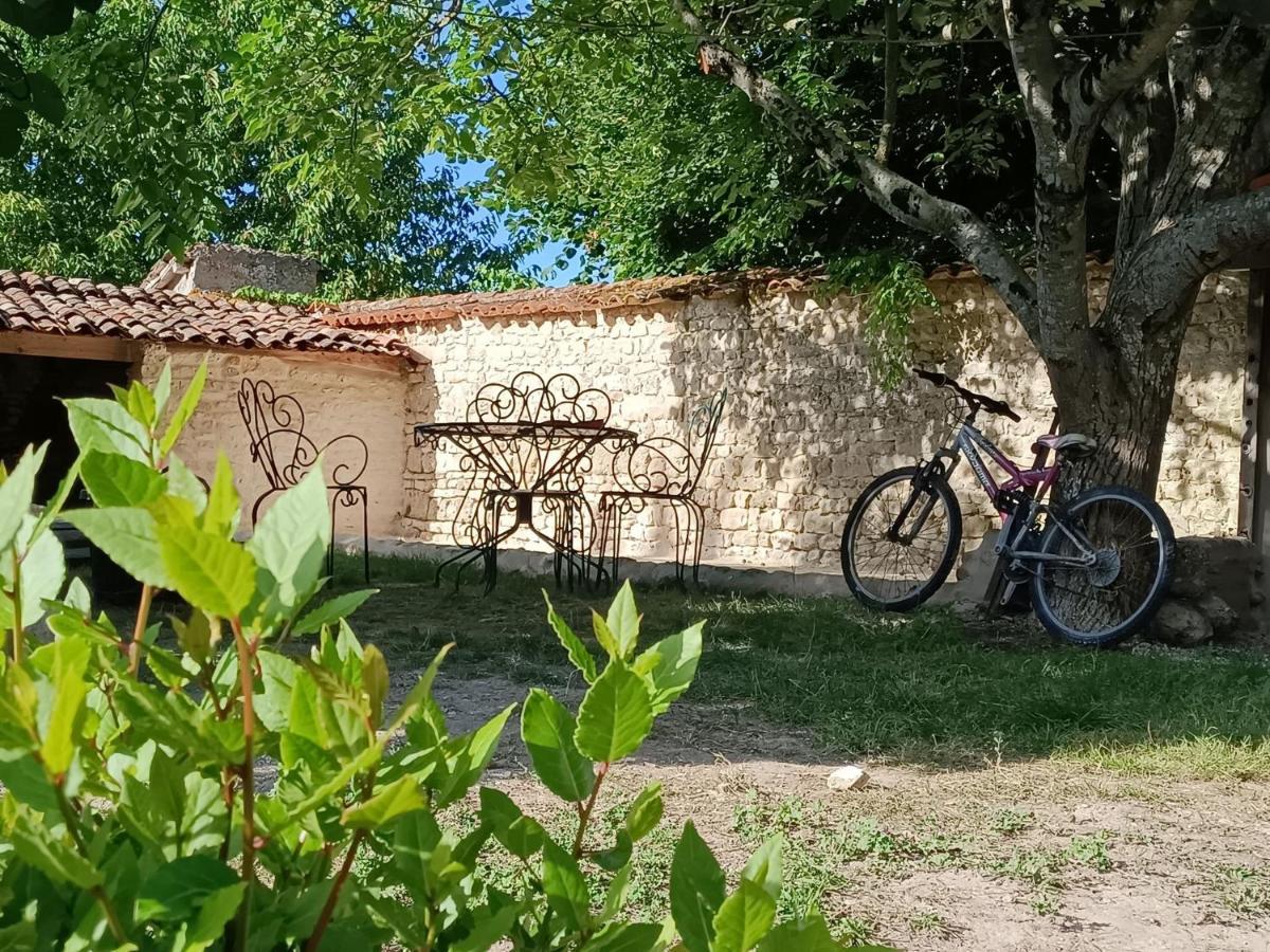 Gite 3 Etoiles Avec Spa, 2 Chambres Le Logis De Pearl Salles-sur-Mer エクステリア 写真
